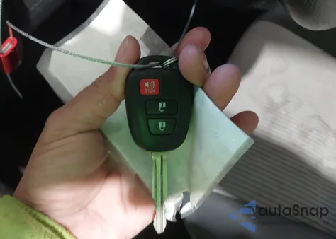 2015 Toyota Rav4 Le z USA, uszkodzony, nr VIN 2T3ZFREV0FW200962